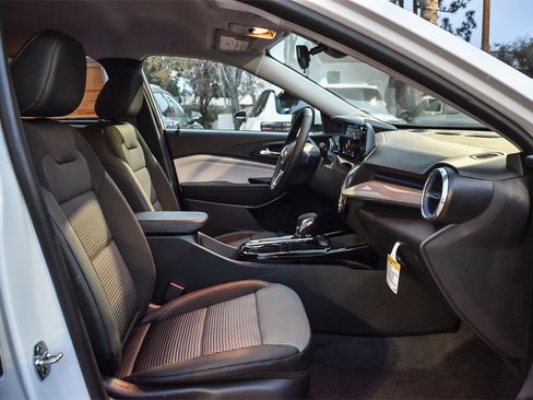 New 2026 Chevrolet Trax LT w/ Driver Confidence Package image 15