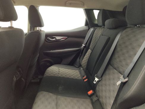 Used 2018 Nissan Rogue Sport SV image 18