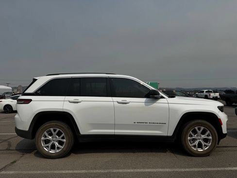 Used 2022 Jeep Grand Cherokee Limited AWD/4WD image 5