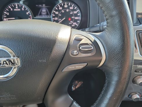 Used 2019 Nissan Pathfinder SL image 26