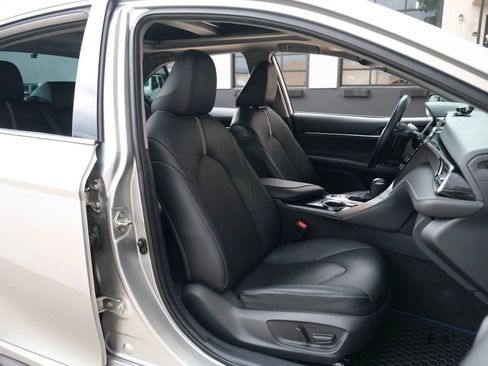 Used 2020 Toyota Camry XSE image 31