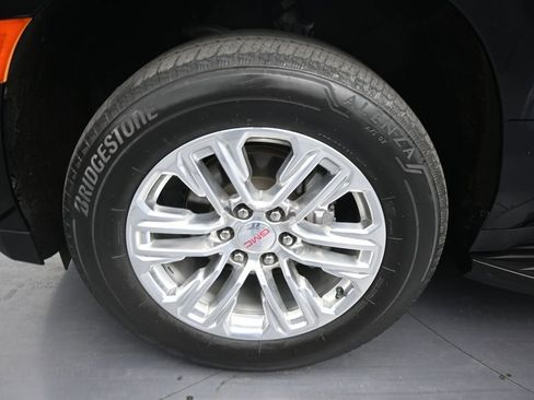 Used 2021 GMC Yukon SLT w/ SLT Premium Package RWD image 9