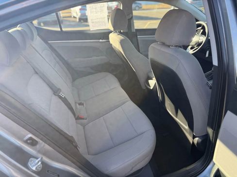 Used 2020 Hyundai Elantra SE w/ Cargo Package (C1) image 16