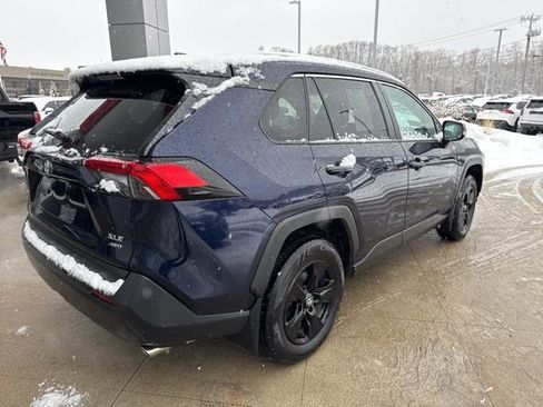 Used 2021 Toyota RAV4 XLE w/ Convenience Package image 7
