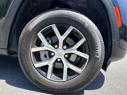 Used 2024 Jeep Grand Cherokee Limited image 14