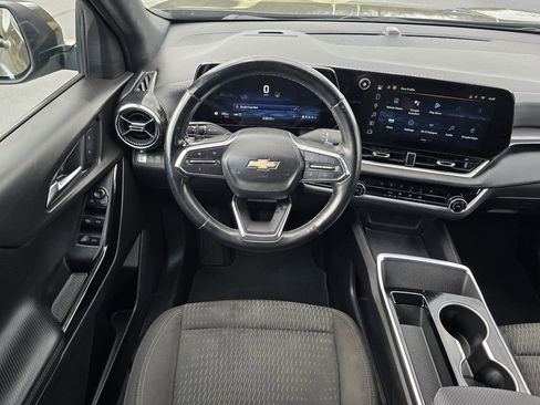 Used 2025 Chevrolet Equinox LT image 13