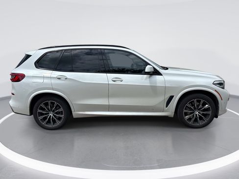 Used 2019 BMW X5 xDrive40i w/ M Sport Package AWD/4WD image 9