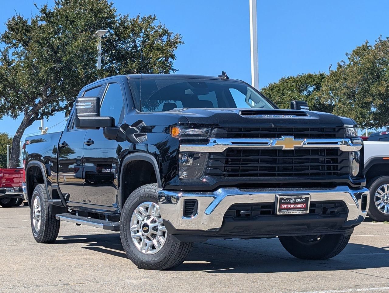 Used 2026 Chevrolet Silverado 2500 LT AWD/4WD image 2