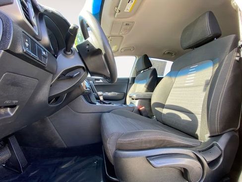 Used 2018 Kia Sportage LX image 9