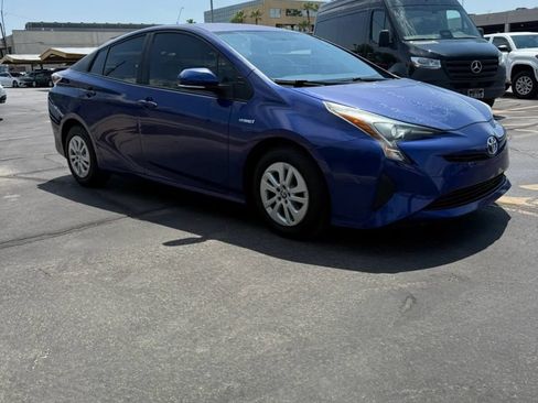 Used 2016 Toyota Prius Two FWD image 3