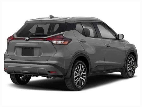 Used 2023 Nissan Kicks SV FWD image 2