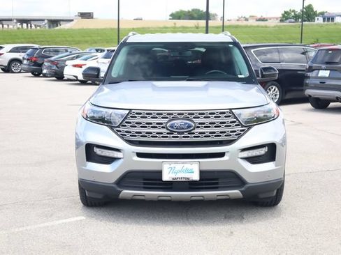 Used 2023 Ford Explorer Limited AWD/4WD image 3