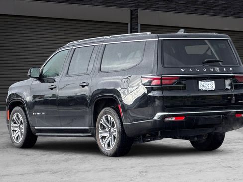 Used 2024 Jeep Wagoneer L Series II w/ Flexible Seating Group image 6