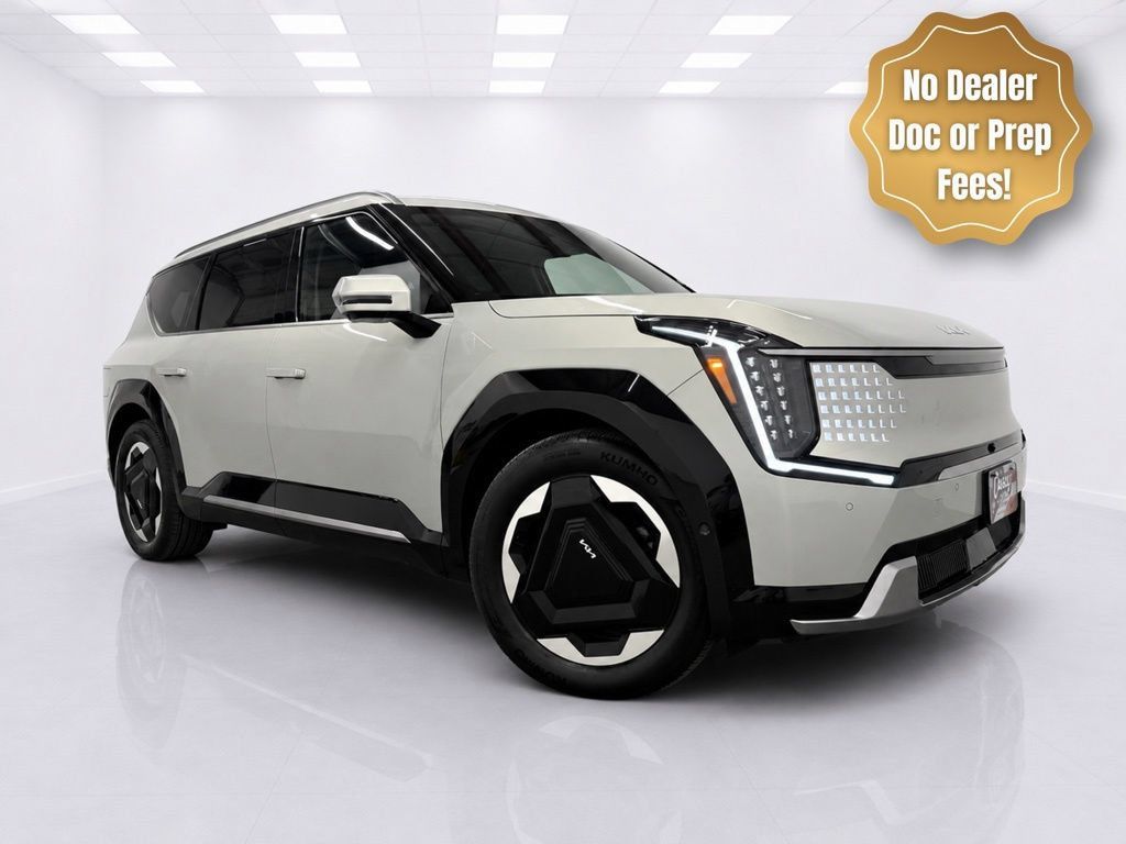Used 2024 Kia EV9 Land AWD/4WD image 1