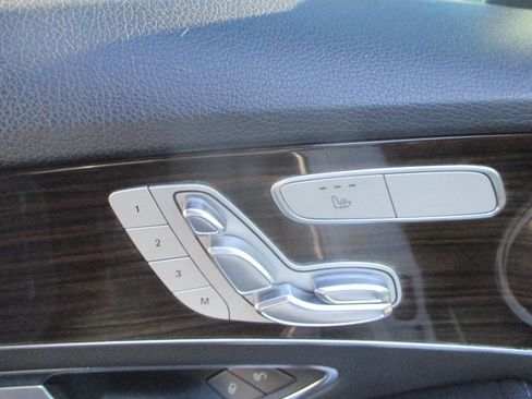 Used 2017 Mercedes-Benz C 300 4MATIC Sedan image 6
