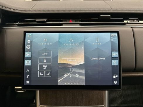 Used 2025 Land Rover Range Rover SE AWD/4WD image 26