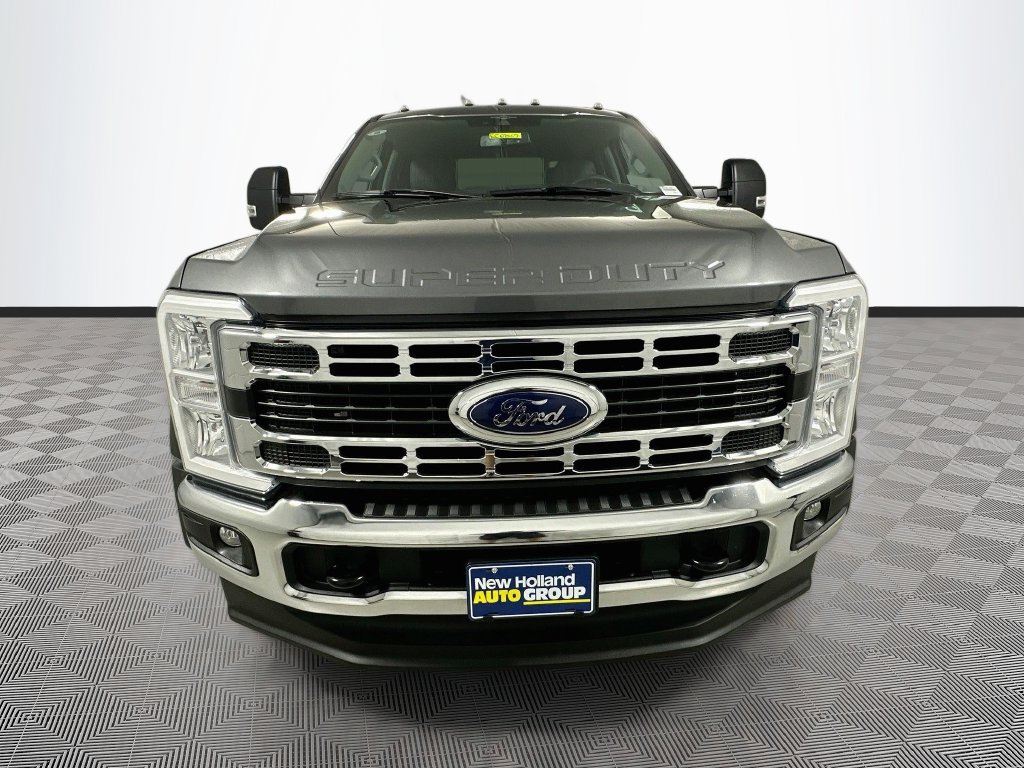 Used 2023 Ford F450 XLT w/ XLT Value Package AWD/4WD image 2