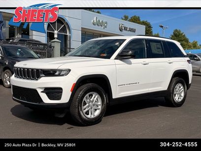 New 2025 Jeep Grand Cherokee Laredo w/ Luxury Tech Group I