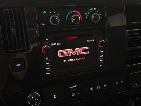 Used 2020 GMC Savana 2500 Extended w/ Enhanced Convenience Package RWD image 35