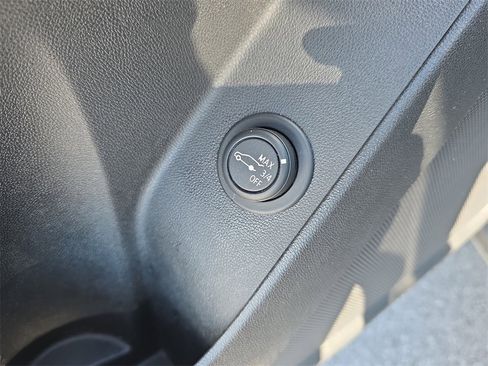 Used 2020 Chevrolet Equinox LT image 20