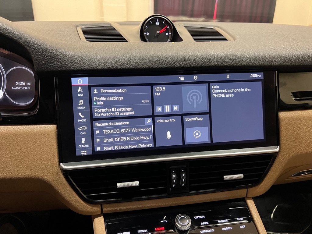 Used 2020 Porsche Cayenne AWD/4WD image 32