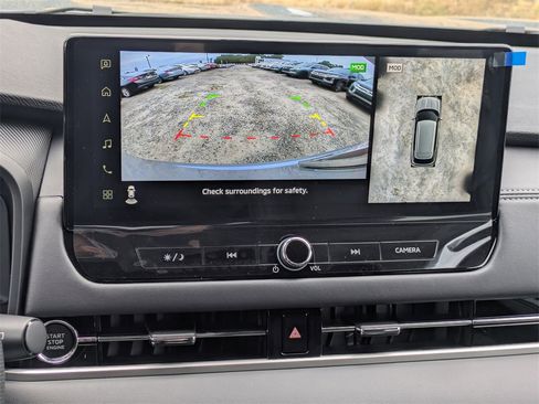 New 2025 Mitsubishi Outlander SE image 23