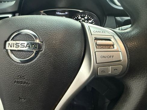 Used 2016 Nissan Rogue SV image 28