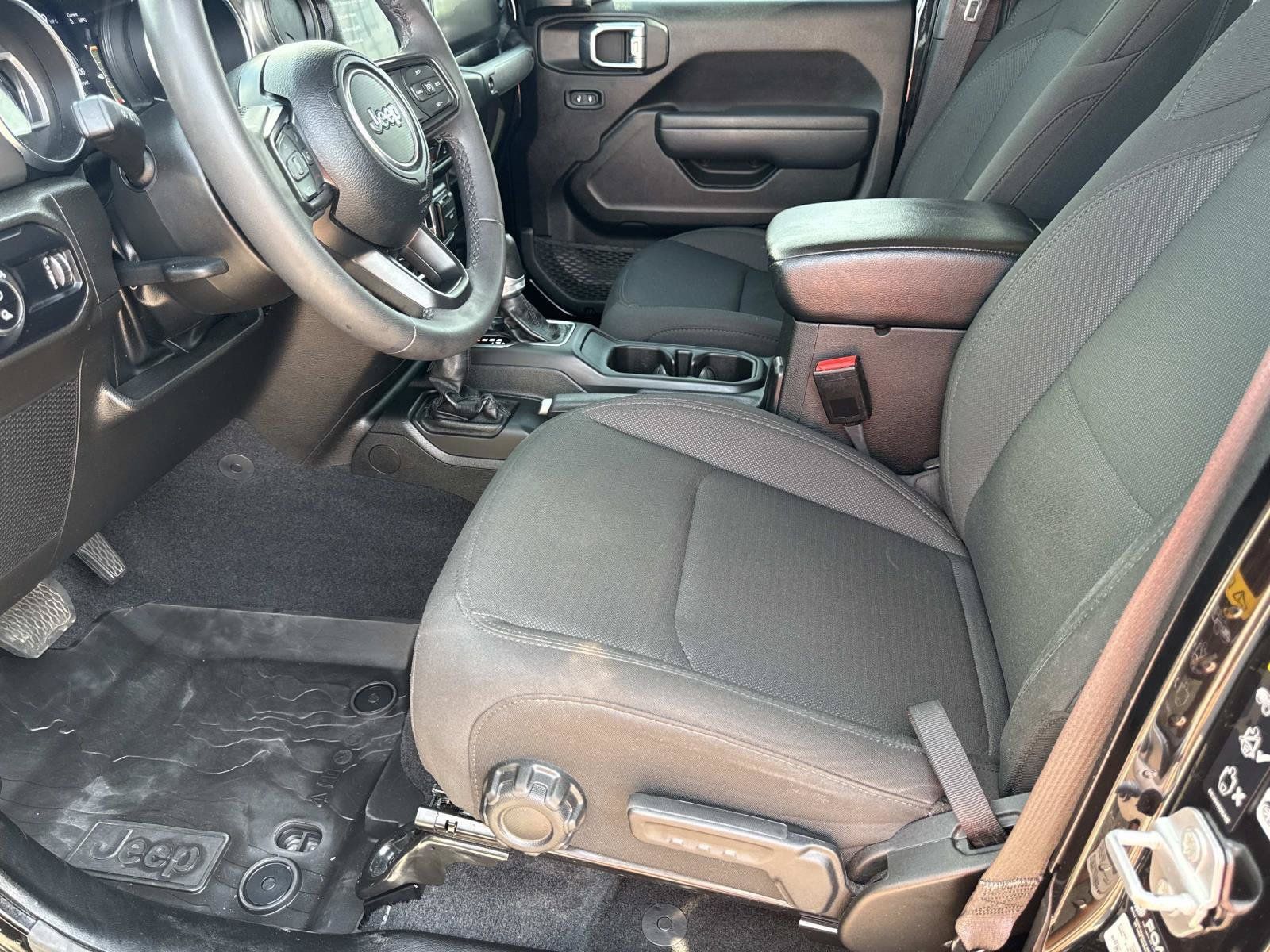Certified 2023 Jeep Gladiator Sport AWD/4WD image 16