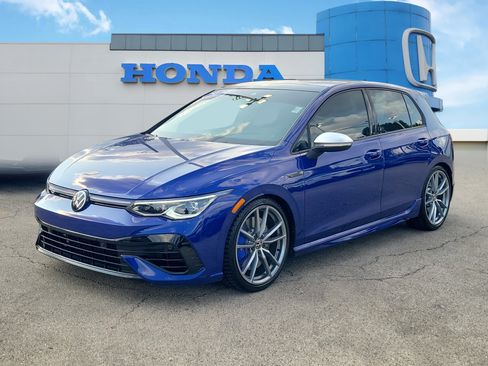 Used 2024 Volkswagen Golf R AWD/4WD image 2