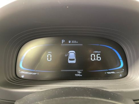 Certified 2025 Hyundai Venue SEL FWD image 20