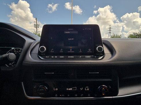 Used 2024 Nissan Rogue SV w/ SV Premium Package FWD image 14