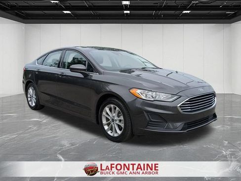 Used 2020 Ford Fusion SE FWD image 2