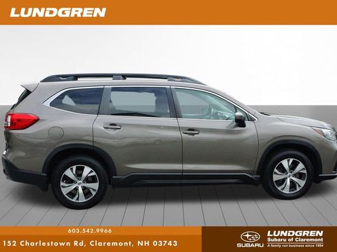 Used 2022 Subaru Ascent Premium w/ Convenience Package image 2