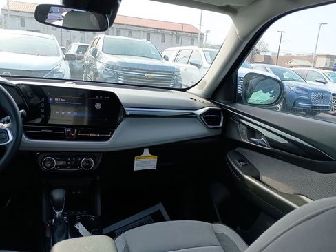 New 2025 Chevrolet TrailBlazer LT w/ Convenience Package image 11