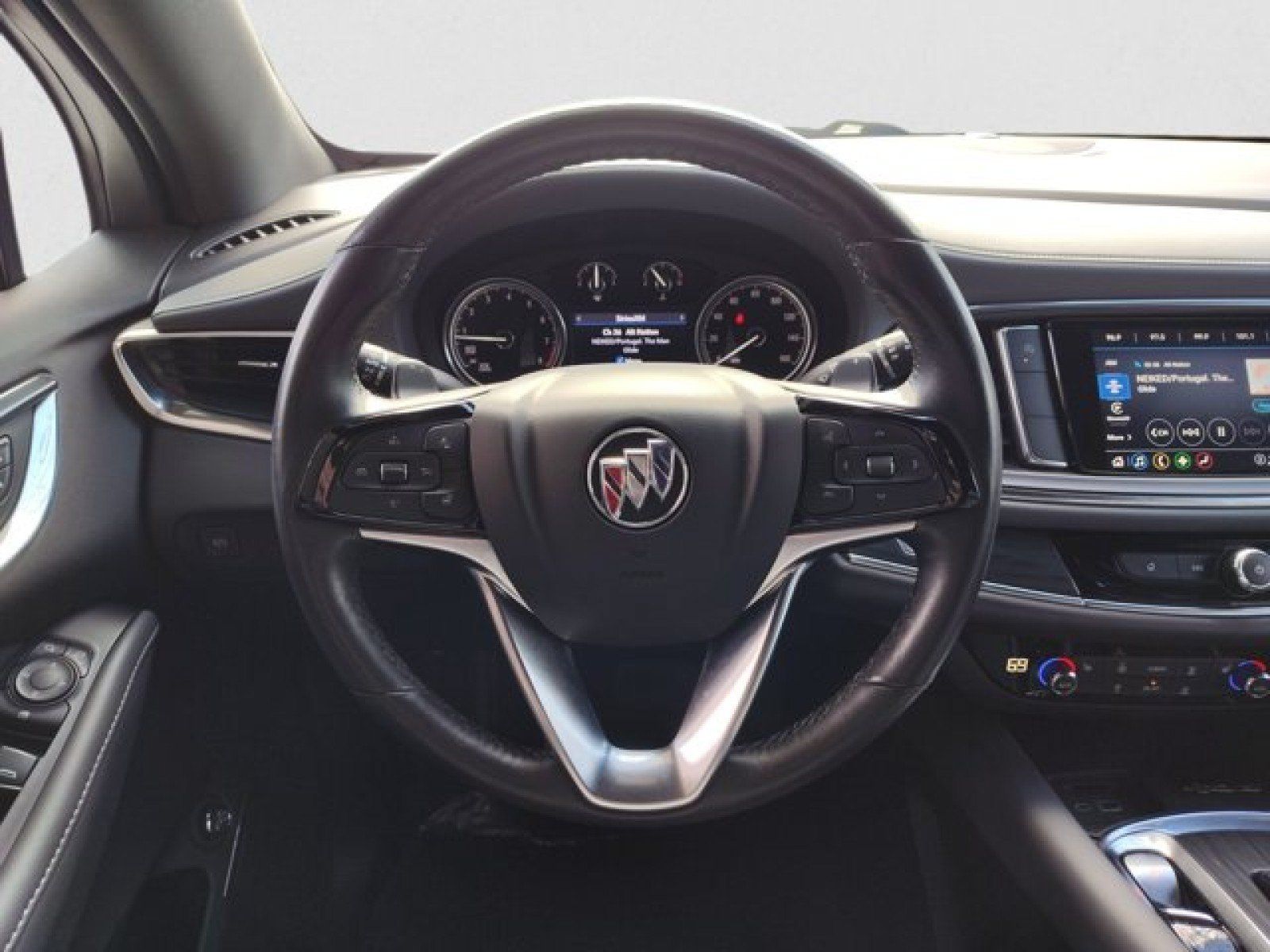 Used 2023 Buick Enclave Essence FWD image 15