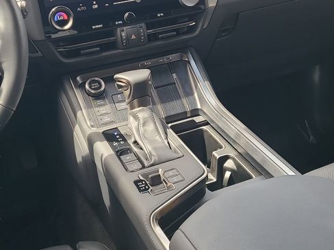 Used 2024 Lexus GX 550 image 18