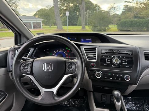 Used 2014 Honda Civic LX image 17