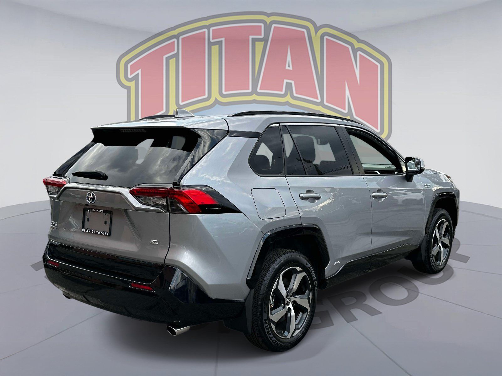 Used 2024 Toyota RAV4 SE w/ Weather & Moonroof Package AWD/4WD image 4