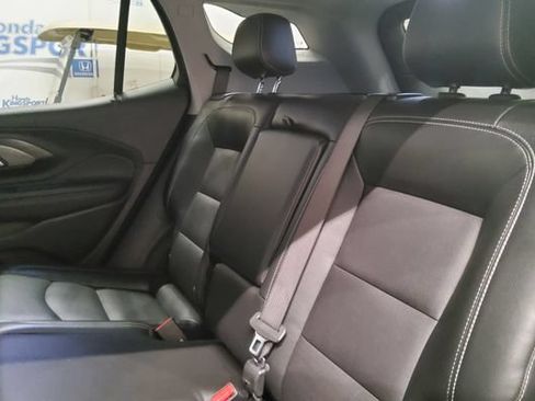 Used 2024 GMC Terrain SLT FWD image 17