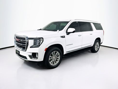 Used 2024 GMC Yukon XL SLT image 3