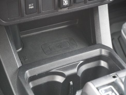 Used 2021 Toyota Tacoma TRD Off-Road AWD/4WD image 25