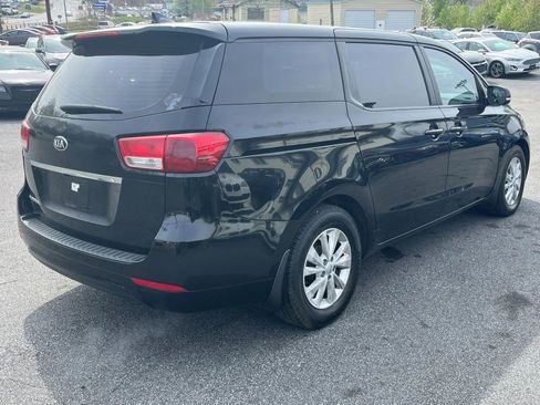 Used 2016 Kia Sedona L image 6
