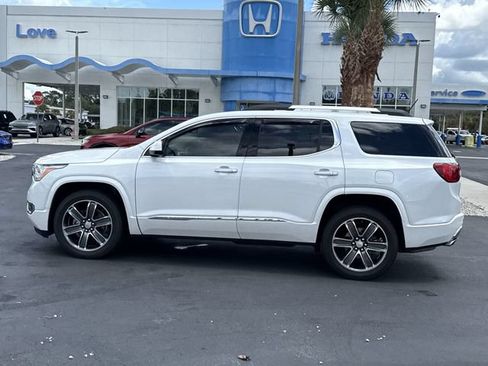 Used 2019 GMC Acadia Denali w/ Technology Package FWD image 11