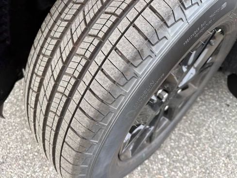 New 2025 Jeep Grand Cherokee L Altitude image 5