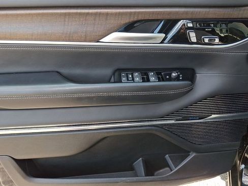 Used 2024 Jeep Grand Wagoneer L 4WD image 13