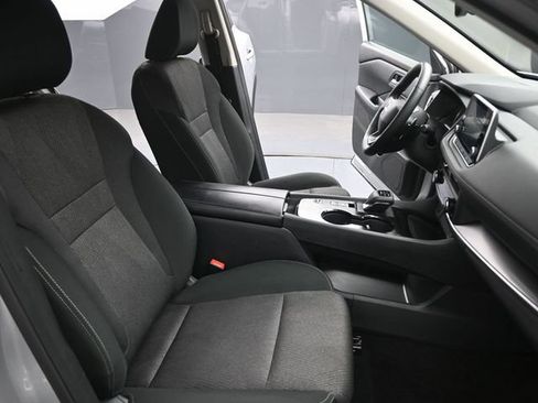 Used 2025 Nissan Rogue SV FWD image 27
