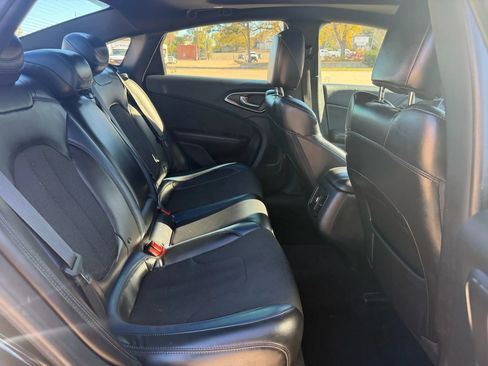 Used 2015 Chrysler 200 S w/ Navigation & Sound Group I image 17