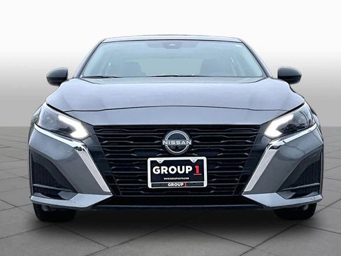 Used 2025 Nissan Altima 2.5 SV FWD image 4