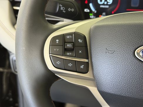 New 2026 Ford Explorer Active w/ Active Comfort Package RWD image 26