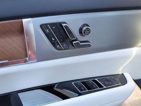 Used 2026 Cadillac Vistiq Sport image 22